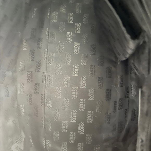 Like NEW Michael Kors Bag - Picture 4 of 5